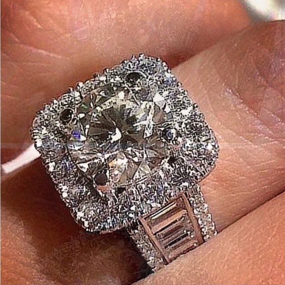 Sterling silver diamond engagement ring - Picture 3 of 7